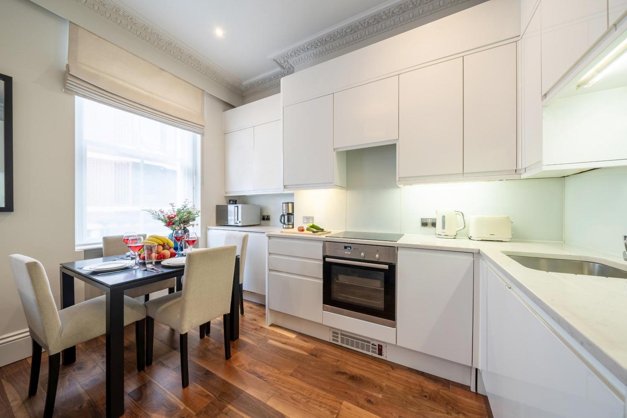 Goodge Apartments Лондон Экстерьер фото