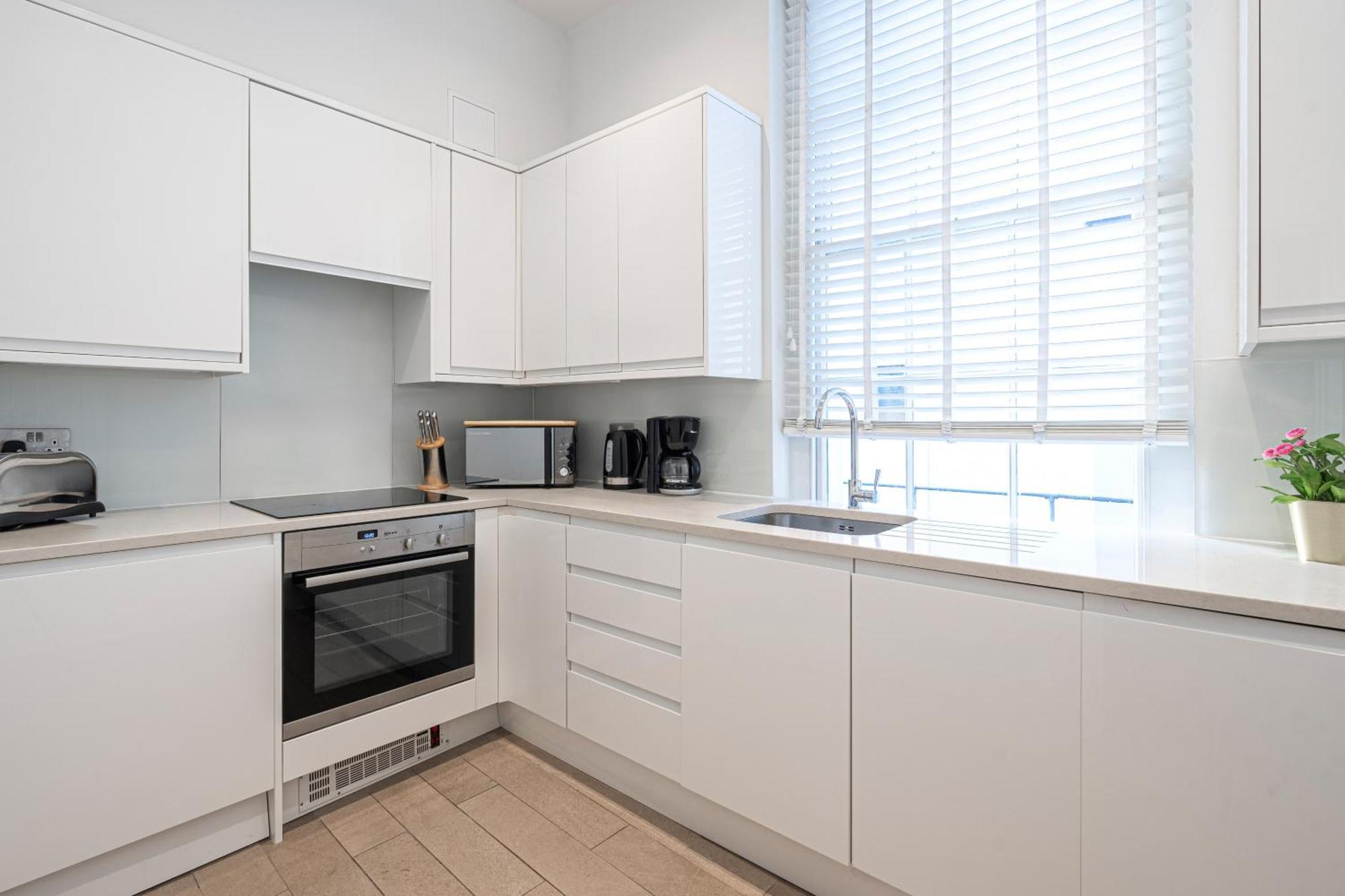 Goodge Apartments Лондон Экстерьер фото